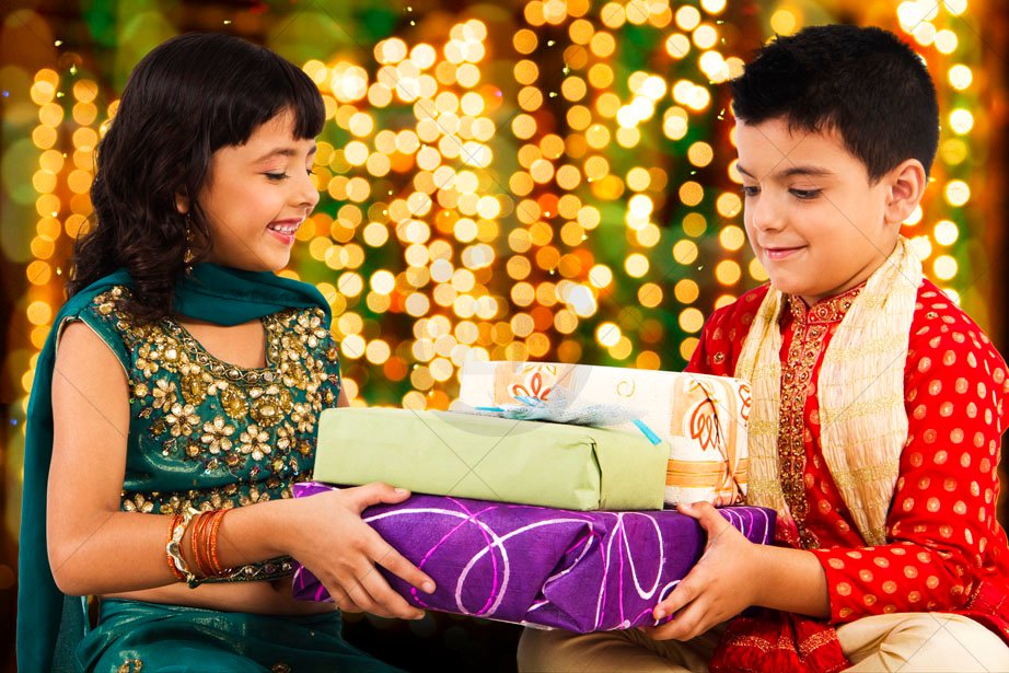 Make family moments special with personalized Diwali hampers and sweets