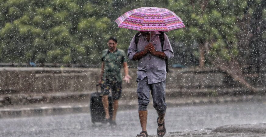 IIT Kanpur research team monitoring artificial rain trial data in Delhi.