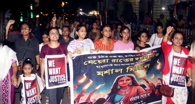 Protesters in Kolkata demand justice for Durgapur medical student (1)