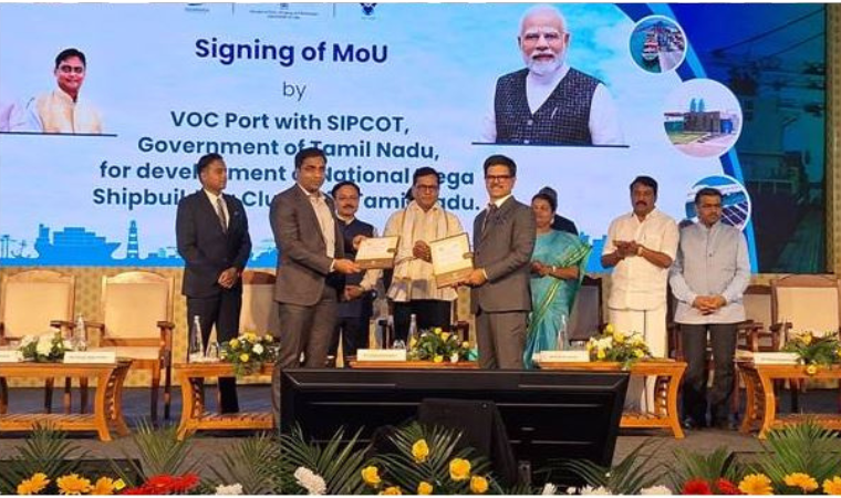 Shri Sarbananda Sonowal inaugurating green hydrogen project at Tuticorin.