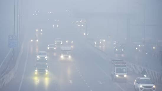 Early morning winter fog at Delhi airport causing widespread flight delays