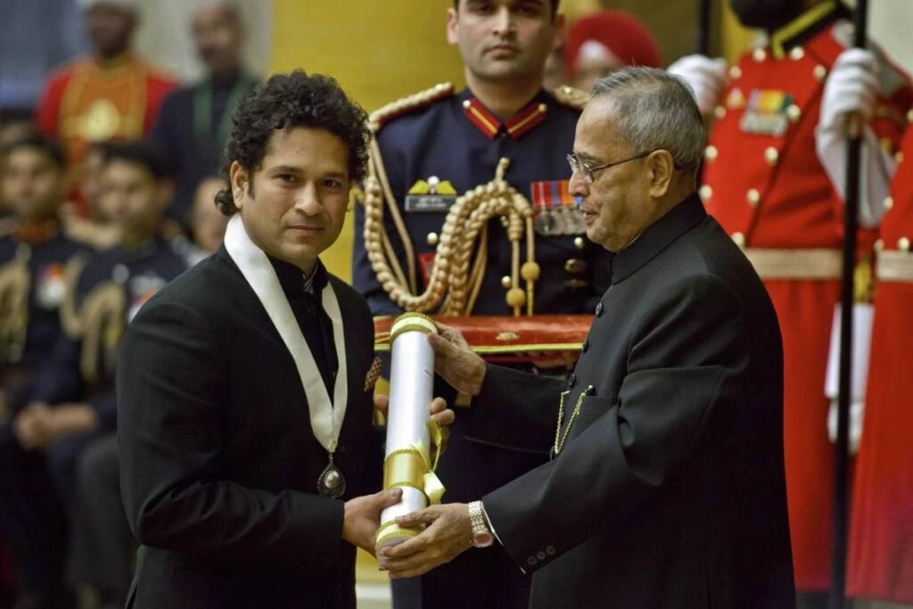 President of India presenting civilian awards during national ceremony at Rashtrapati Bhavan.