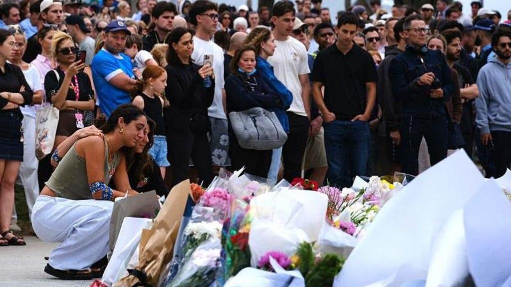 Citizens gather in solidarity following attacks on synagogues and Jewish institutions.
